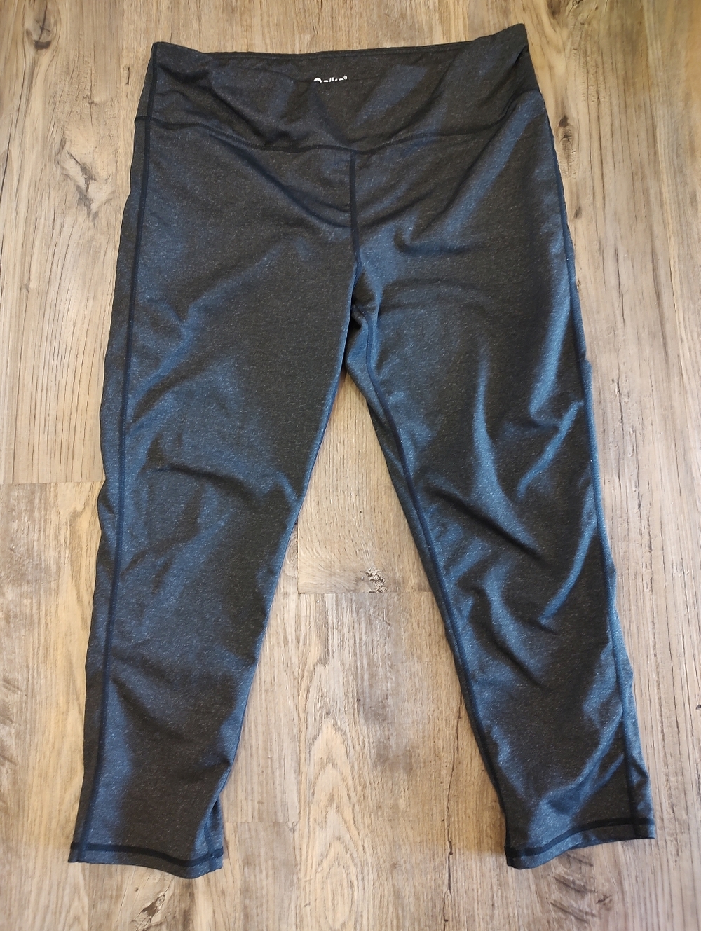 Oalka Women's Capri Leggings